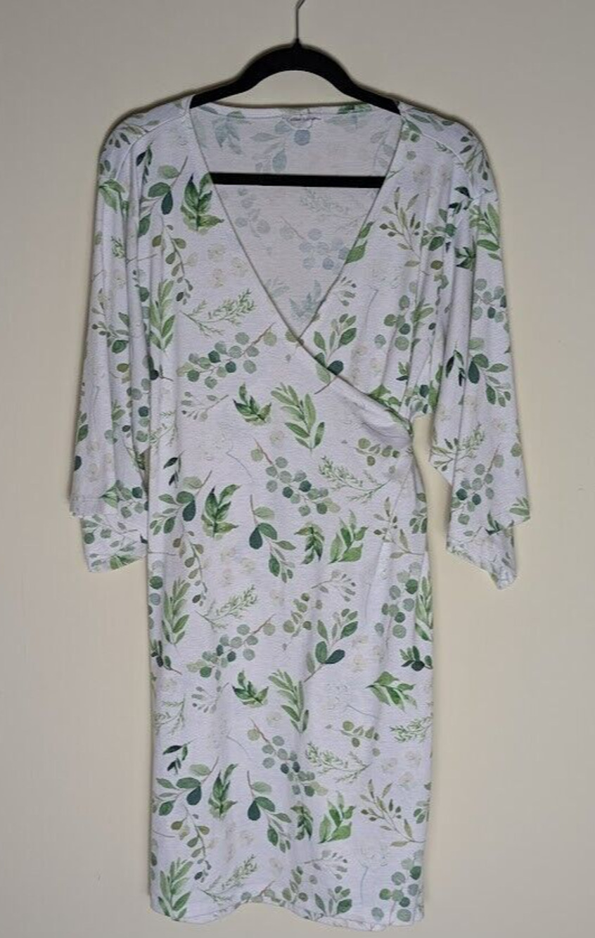 Caden Lane Women's One Size Floral Eucalyptus Wrap Style Maternity Robe Nursing